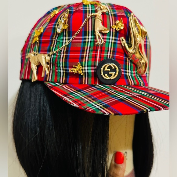 Versatile Wear Gold Woman’s Hand Brooch Unisex - Picture 2 of 10